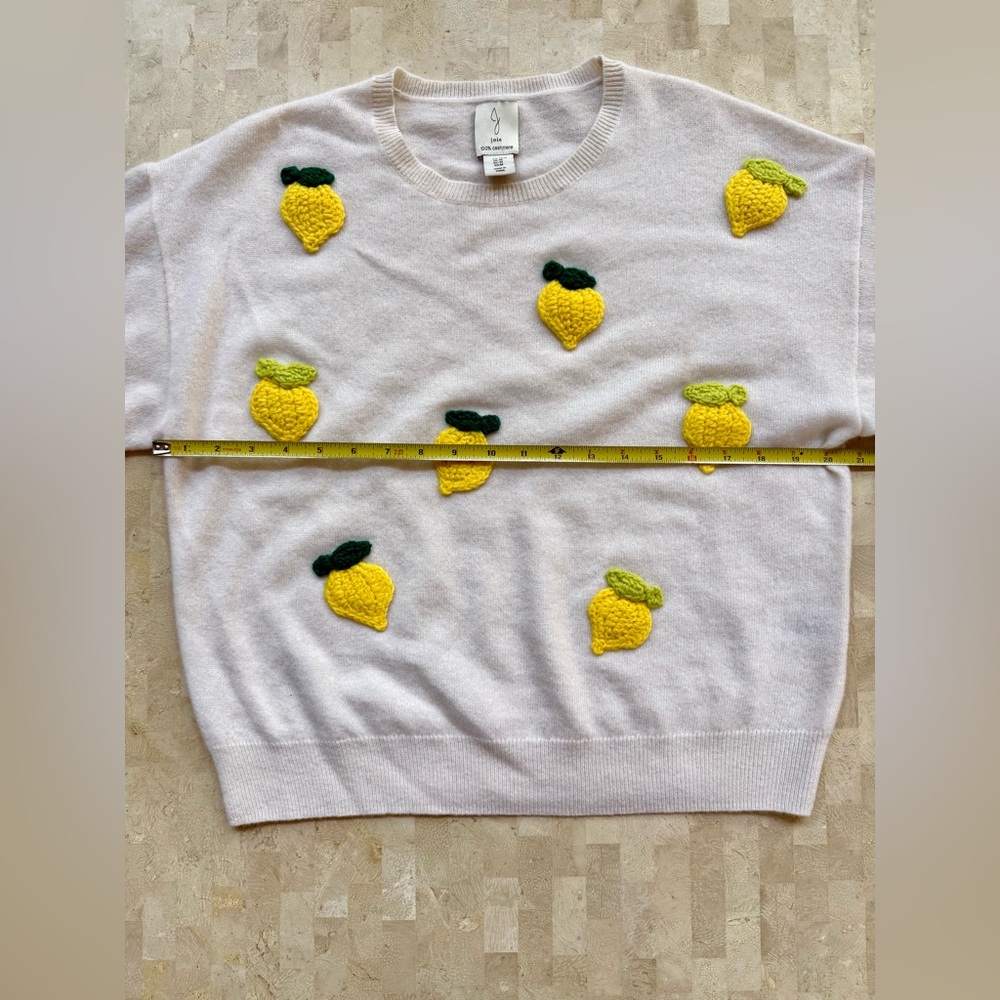 🍋 Joie 100% Cashmere Knit White Sweater w/ Embroidered Yellow Lemons Sz Medium - Picture 4 of 7